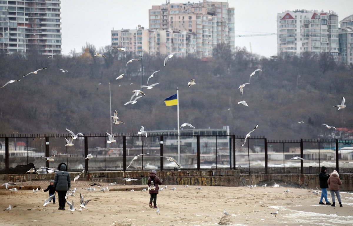 Guerre en Ukraine EN DIRECT : Des drones russes ont frappé dans la nuit le port d'Odessa, selon les autorités locales...