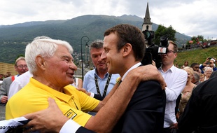 Raymond Poulidor avait rencontré Emmanuel Macron sur le Tour de France 2017.