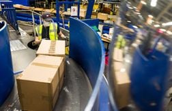 La Poste pourrait suspendre les envois de certains colis vers les USA