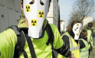 Le 11 mars, lors de la chaîne humaine contre le nucléaire.