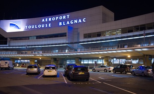 L'aéroport Toulouse-Blagnac voit transiter 7,5 millions de passagers par an.