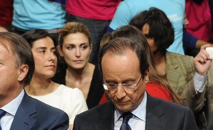De nouvelles photos volées du couple Hollande-Gayet ont été dévoilées