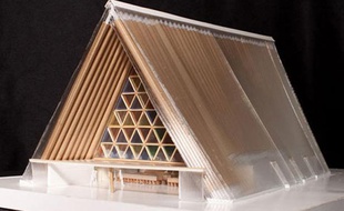 Un architecte japonais planche sur la construction d'une cathédrale en carton en Nouvelle-Zélande