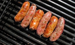 Des saucisses.
