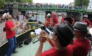 NANTES le 03/09/2011Concert sur une péniche pendant les Rendez-vous de l'Erdre