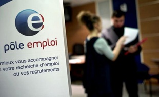 Le nombre de demandeurs d'emploi sans activité en France métropolitaine a augmenté de 41.300 en juillet (+1,4%), la plus forte hausse depuis plus de trois ans, pour atteindre 2,987 millions de personnes, a annoncé lundi le ministère du Travail.