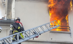 Un incendie dans un immeuble de Saint-Denis a fait au moins cinq morts, le 6 juin 2016.