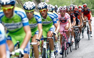 Les coureurs du Tour d'Italie, lors de la 19e étape, le 28 mai 2010.