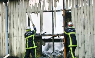 Le bâtiment entièrement ravagé.