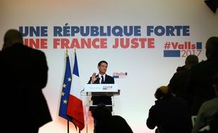 Manuel Valls présente son programme le 3 janvier 2017 à la Maison de la Chimie, à Paris.