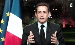 Nicolas Sarkozy a appelé mercredi soir à emprunter "le seul chemin qui vaille contre la crise", celui de "l'effort", de "la justice" et du "refus de la facilité" et des "erreurs du passé", lors d'un intervention télévisée à l'issue du sommet social.