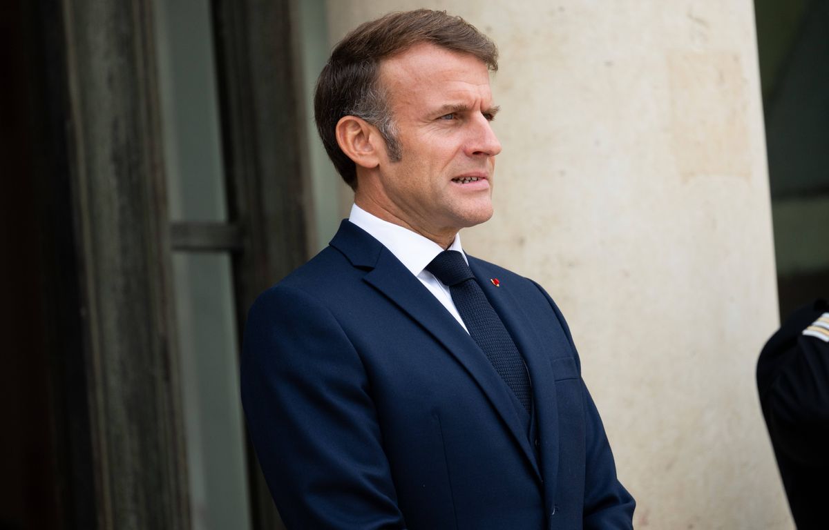 Sondage : La popularité d'Emmanuel Macron en chute libre, Sébastien Lecornu s'en sort tout juste mieux