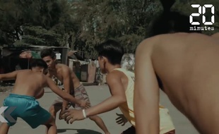 Un Philippin réalise un film pour 10 dollars.