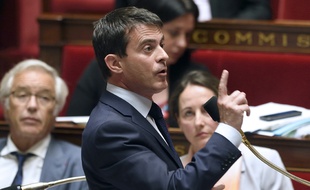 Manuel Valls juge la couverture de L'Express dégradante