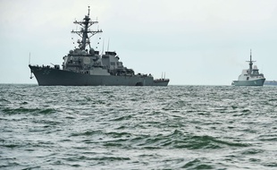 Le destroyer américaine John S. McCain qui est entré en collision avec un pétrolier le 20 août 2017.