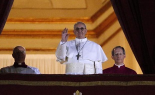 Jorge Mario Bergoglio, nouveau pape élu le 13 mars 2013.
