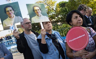 Malgré son acquittement en juillet, l'universitaire Tuna Altinel reste toujours bloqué en Turquie.