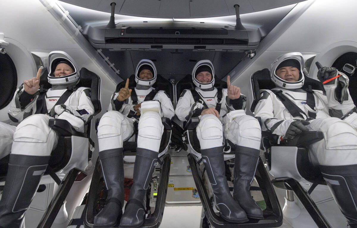 Combien De G Prend Un Astronaute Au Decollage SpaceX : « Respiration difficile », « expérience unique »… Les astronautes  de la Crew Dragon racontent leur retour sur terre
