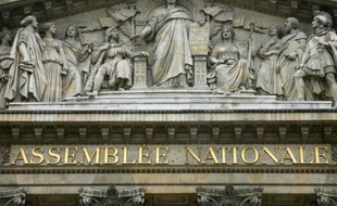 L'association Pour une démocratie directe demande que la justice enquête sur "l'enrichissement personnel" de certains parlementaires grâce à leur indemnité pour frais