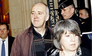 Dany Leprince et sa nouvelle femme à son arrivée au Palais de Justice de Paris, le 6 avril 2011.