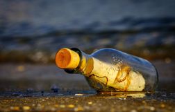 Il découvre une bouteille contenant un message vieux de 122 ans