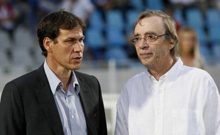 L'entraîneur de Lille Rudi Garcia (à g.) et son président Michel Seydoux, le 23 août 2009 lors d'un match de Lille contre Toulouse en L1.