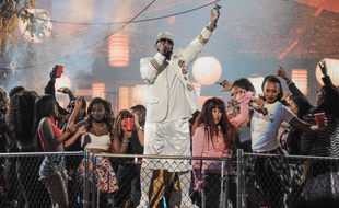 Le chanteur R. Kelly aux Soul Train Music Awards en 2015