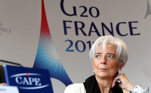 Conférence de presse de Christine Lagarde, la ministre des Finances, et de Christien Noyer, le gouverneur de la Banque de France, à Bercy, avant l'ouverture du G20 Finances le 18 février 2011.