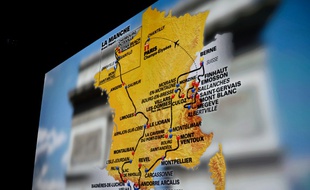 Carte de l'itinéraire du Tour de France 2016 présentée à Paris le 20 octobre 2016