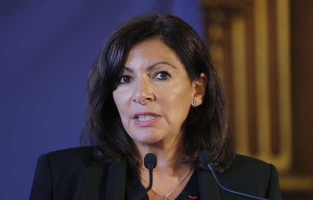 Saleté à Paris : Anne Hidalgo appelle les Parisiens à se prendre en charge 640x410_anne-hidalgo-le-3-decembre-2018-a-paris