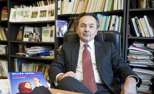 Gilles Kepel, spécialiste de l'islam et du monde arabe contemporain, le 26 mars 2013 à Paris à l'occasion de la sortie de son dernier livre, Passion arabe, aux éditions Gallimard.