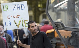 Manifestation devant la préfecture avant le comité de pilotage du 12 octobre 2018.