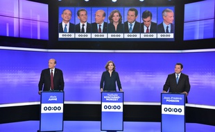 Sur le plateau du troisième débat de la primaire de la droite, le 17 novembre 2016.