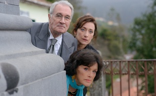 Anny Duperey, Bernard le Coq et Delphine Serina dans la saison 11 de "Une famille formidable".