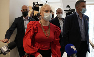 Mila, adolescente iséroise de 18 ans est cyberharcelée depuis plus d'un an après une vidéo publiée sur Instagram dans laquelle elle fustigeait l'islam.