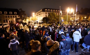 Les policiers s'étaient rassemblés à Viry-Châtillon, le 8 novembre 2016, pour protester contre l'agression de deux policiers qui a eu lieu le 8 octobre 2016.