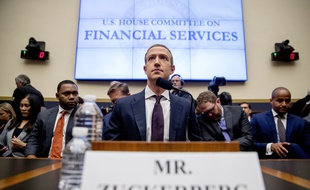 Le patron de Facebook Mark Zuckerberg défend son projet de monnaie numérique Libra devant le Congrès américain le 23 octobre 2019.
