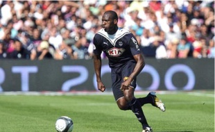 Michaël Ciani et ses coéquipiers doivent suivre le rythme du leader lyonnais.