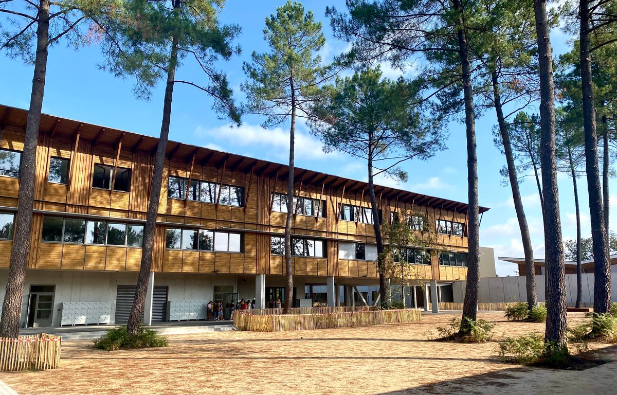 La Vie Scolaire Collège Porte Du Médoc Rentrée des classes 2022 : Toilettes mixtes et salle nature, un collège  sort du bois en Gironde