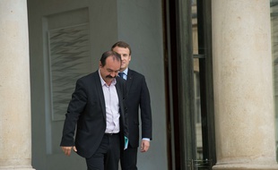 Philippe Martinez (CGT) quitte l'Elysée après une rencontre avec Emmanuel Macron en octobre 2017.
