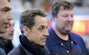 Le vent se lève, la mer et les nuages se gonflent, la pluie menace. Ce bulletin météo ne concerne que Carentec, bien sûr. Car celui de la campagne de Nicolas Sarkozy, en visite dans la Finistère, veut rester contre vents et marées au beau fixe.