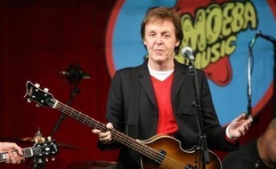 "Hey Jude", "Get back", "Eleanor Rigby"... Les chansons immortelles des Beatles ont résonné lundi soir à L'Olympia lors du concert unique qu'y a donné Paul McCartney, 43 ans après le séjour mythique des Fab Four dans la plus connue des salles parisiennes.