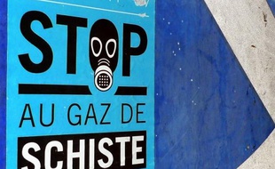 Le gaz de schiste, dont François Hollande a annoncé l'annulation de sept permis d'exploration, suscite des opinions divergentes, certains défendant son intérêt économique et d'autres insistant sur les lourds problèmes que créerait son exploitation.