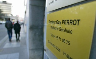 Le docteur Perrot recevait de nombreux toxicomanes et marginaux dans son cabinet.