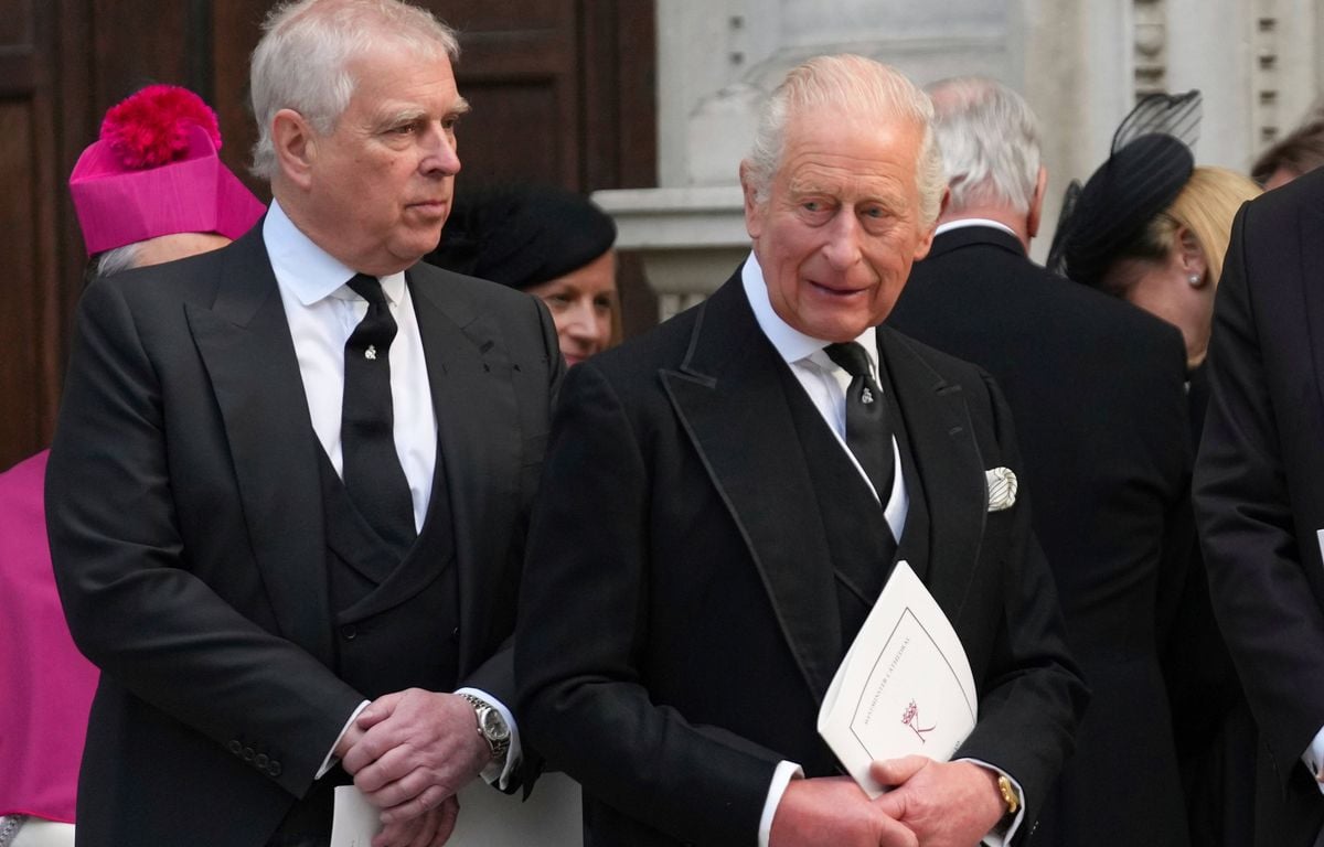 Royaume-Uni : Charles III ordonne de retirer le titre de prince à son frère Andrew et le pousse à déménager