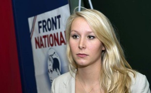 La député frontiste Marion Maréchal-Le Pen lors d'un point presse le 18 octobre 2014 au Pontet