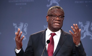 Denis Mukwege, prix Nobel de la paix, le 11 décembre lors d'une conférence de presse à Oslo.