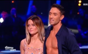 Caroline Receveur très émue juste après sa valse sur la chanson «Nuit magique».