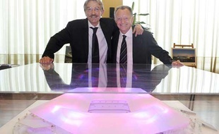 Aulas et Thiriez devant le projet de Grand Stade de Lyon.
