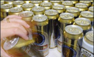 Pour la Cour des comptes, rien ou presque n'a été fait en quatre ans pour améliorer la politique publique de lutte contre l'alcoolisme, entravée, selon elle, par "le poids économique du secteur de la production et de la commercialisation de l'alcool".